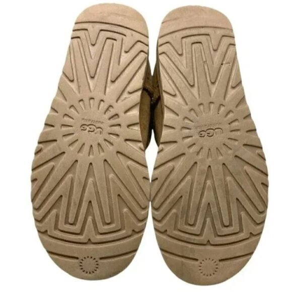 UGG Australia Classic Short Flora Perf Brown Suede Boots - Size 7 - Picture 9 of 14